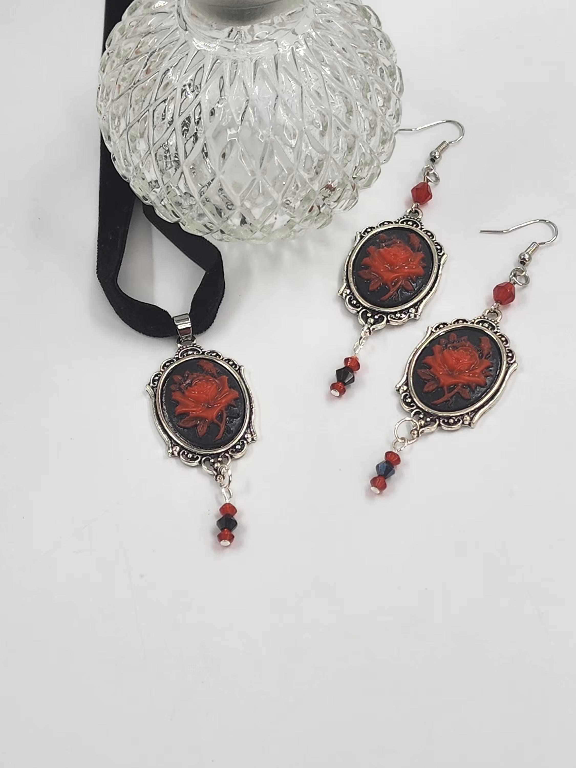 Red Rose Velvet Choker: Gothic Victorian Pendant Necklace - Image 5